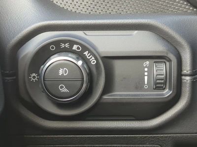2026 Jeep Gladiator — photo 28 view