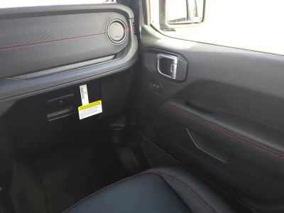 2026 Jeep Gladiator — photo 19 view