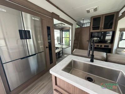 2024 Alliance RV Paradigm — photo 10 view