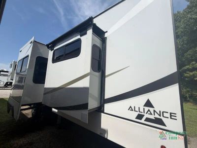 2024 Alliance RV Paradigm — detail view