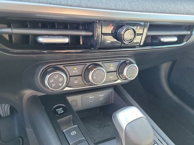 2025 Nissan Kicks - Photo 22