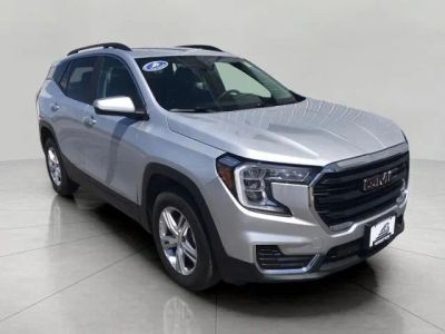 2022 GMC Terrain SLE in Quicksilver Metallic — front three-quarter view