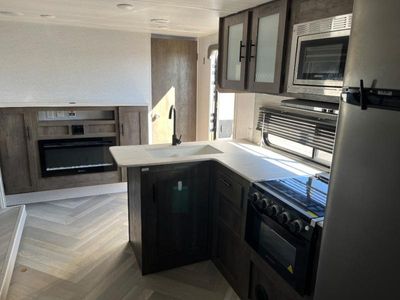 2022 Forest River RV Wildwood X-Lite - Photo 9