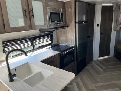2022 Forest River RV Wildwood X-Lite - Photo 11