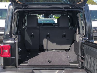 2025 Jeep Wrangler - Photo 14