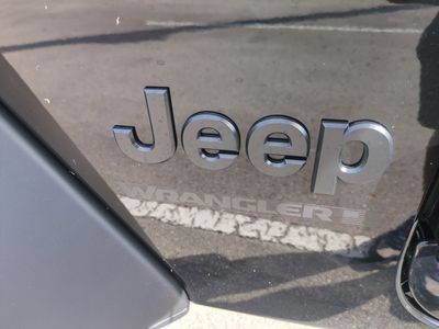 2025 Jeep Wrangler - Photo 13