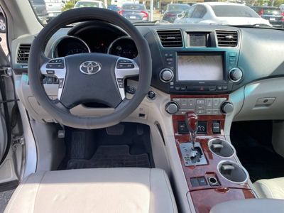 2012 Toyota Highlander - Photo 23