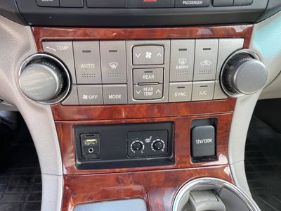 2012 Toyota Highlander - Photo 15