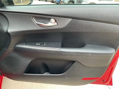 2021 Kia Forte - Photo 21