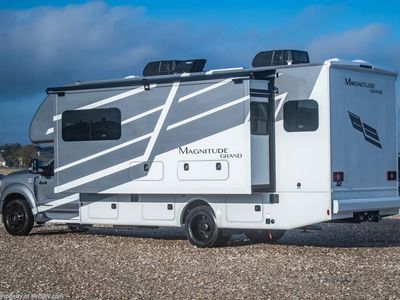 2026 Thor Motor Coach Magnitude Grand - Photo 2