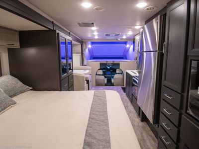 2026 Thor Motor Coach Magnitude Grand - Photo 3