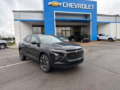 2026 Chevrolet Trax 1TU58 — front three-quarter view