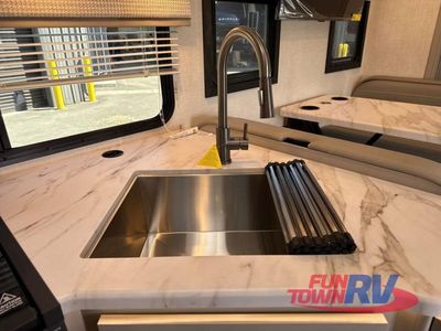 2026 Thor Motor Coach Quantum - Photo 43