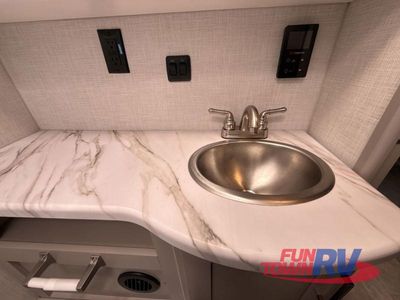 2026 Thor Motor Coach Quantum - Photo 60