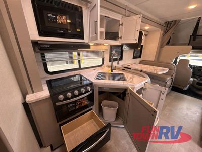 2026 Thor Motor Coach Quantum - Photo 15