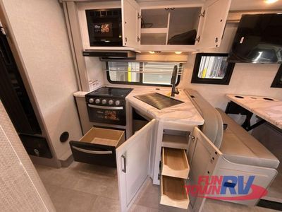2026 Thor Motor Coach Quantum - Photo 14