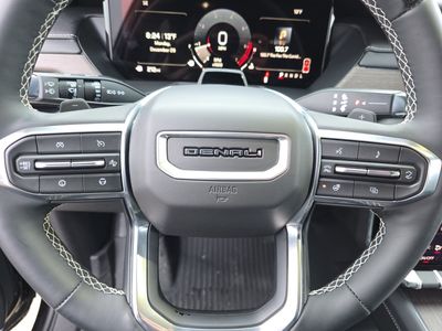 2024 GMC Acadia - Photo 13