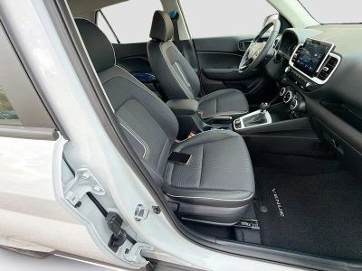 2026 Hyundai VENUE — photo 14 view