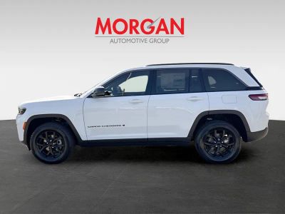 2026 Jeep Grand Cherokee — engine compartment view