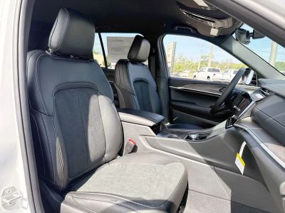 2026 Jeep Grand Cherokee — photo 24 view
