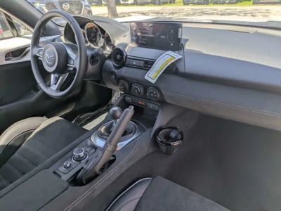 2026 Mazda MX-5 Miata — photo 11 view