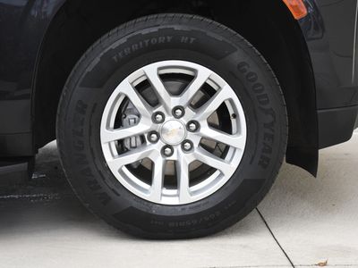 2024 Chevrolet Suburban - Photo 33