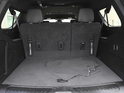 2024 Chevrolet Suburban - Photo 32