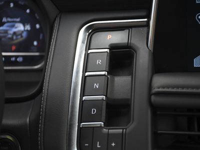 2024 Chevrolet Suburban - Photo 18