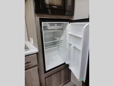 2023 Gulf Stream RV Friendship — photo 26 view