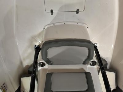 2024 Sea Born LX24 Center Console LE - Photo 11