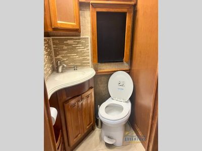 2015 Tiffin Motorhomes Phaeton QBH - Photo 12