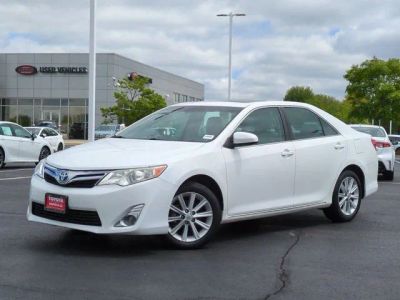 2014 Toyota Camry Hybrid - Photo 2