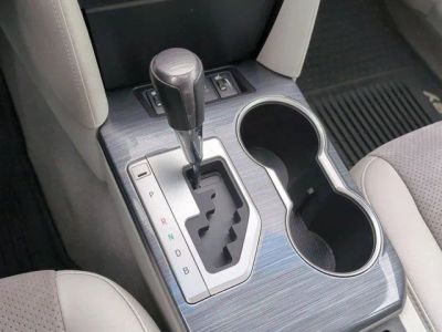 2014 Toyota Camry Hybrid - Photo 15