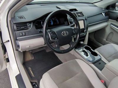 2014 Toyota Camry Hybrid - Photo 9