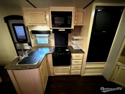 2019 Winnebago Minnie — engine compartment view