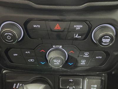 2023 Jeep Renegade - Photo 23