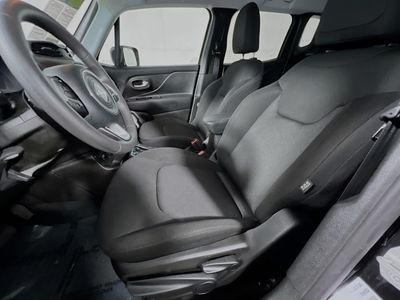 2023 Jeep Renegade - Photo 12