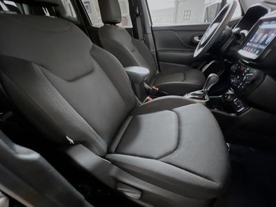 2023 Jeep Renegade - Photo 28