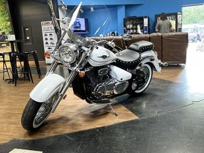 2025 Suzuki Boulevard C50T Special — rear three-quarter view