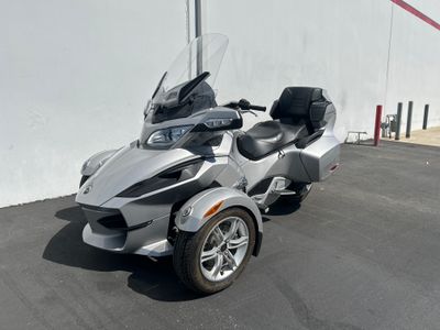 2010 Can-Am Spyder RT Audio & Convenience SM5 - Photo 1