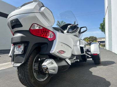 2010 Can-Am Spyder RT Audio & Convenience SM5 - Photo 4