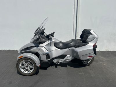 2010 Can-Am Spyder RT Audio & Convenience SM5 - Photo 2