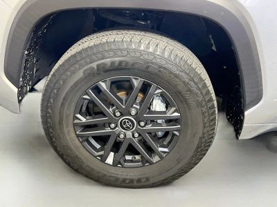 2024 Toyota Tundra — photo 11 view