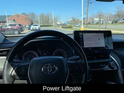 2021 Toyota Venza LE - Photo 18
