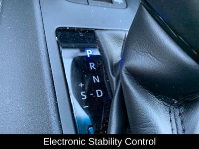 2021 Toyota Venza LE - Photo 26