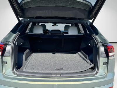 2026 Volkswagen Atlas Cross Sport — photo 12 view