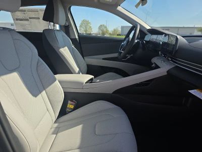 2026 Hyundai Elantra Hybrid — photo 15 view