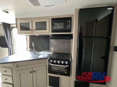 2023 Coachmen RV Apex Ultra-Lite - Photo 5