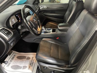2020 Jeep Grand Cherokee — photo 9 view