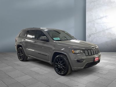 2020 Jeep Grand Cherokee — photo 8 view